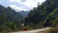 Mae Sam Laep - winding jungle-clad roads